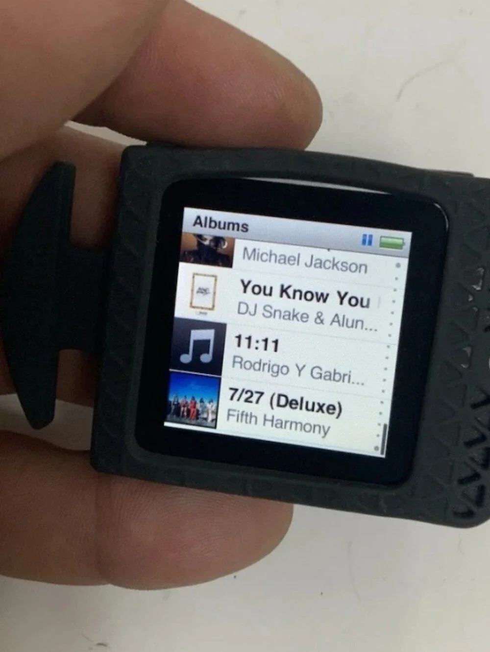 Apple iPod Nano 6th Gen Silver 8GB MP3 Player